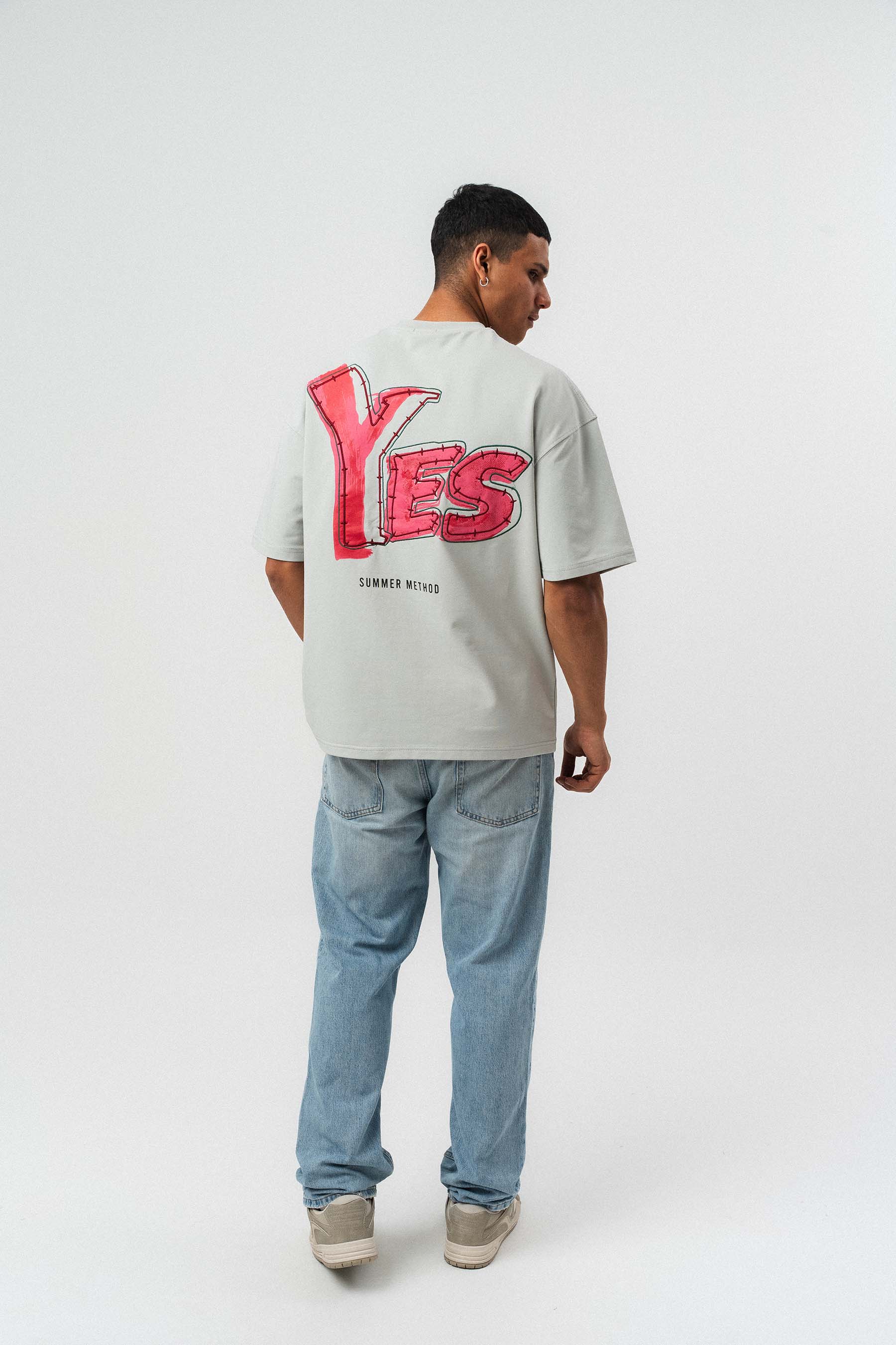 Yes Art ve Nakış Detaylı Gri Premium Oversize Baskılı T-Shirt