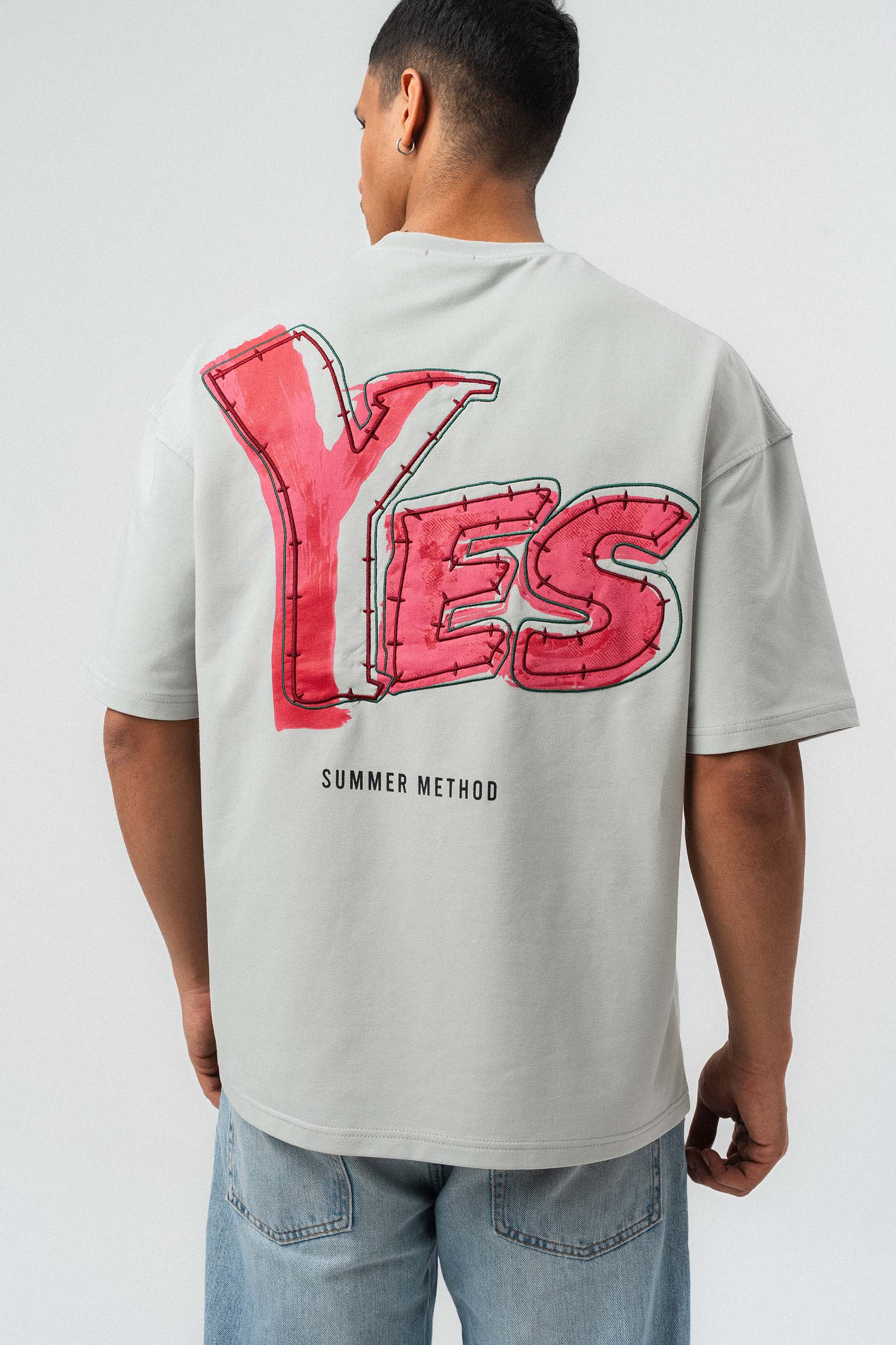 Yes Art ve Nakış Detaylı Gri Premium Oversize Baskılı T-Shirt