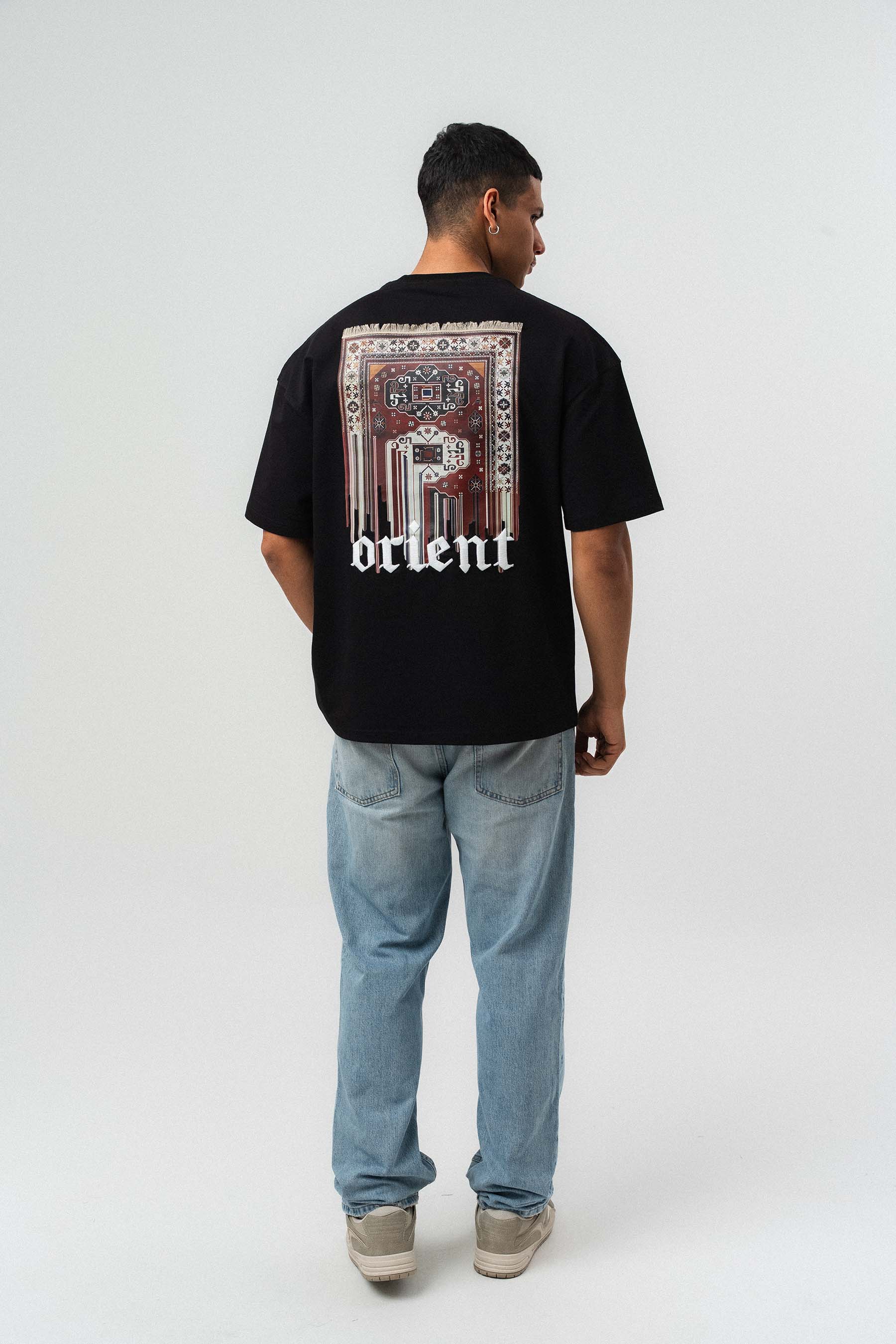 Orient Etnik Desen Nakış Detaylı Siyah Oversize Baskılı T-Shirt