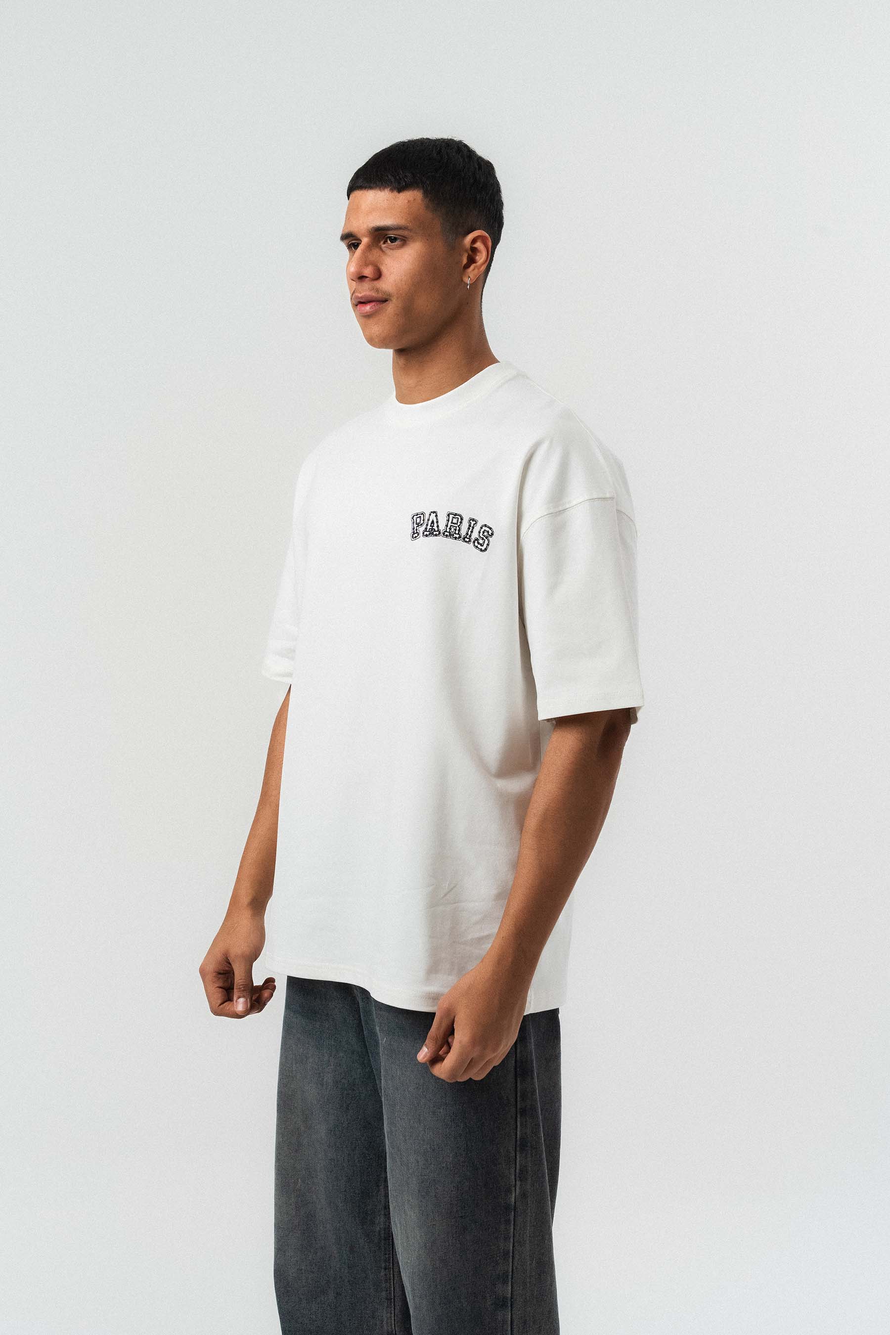 Paris Nakış Detaylı Beyaz Oversize Baskılı T-Shirt