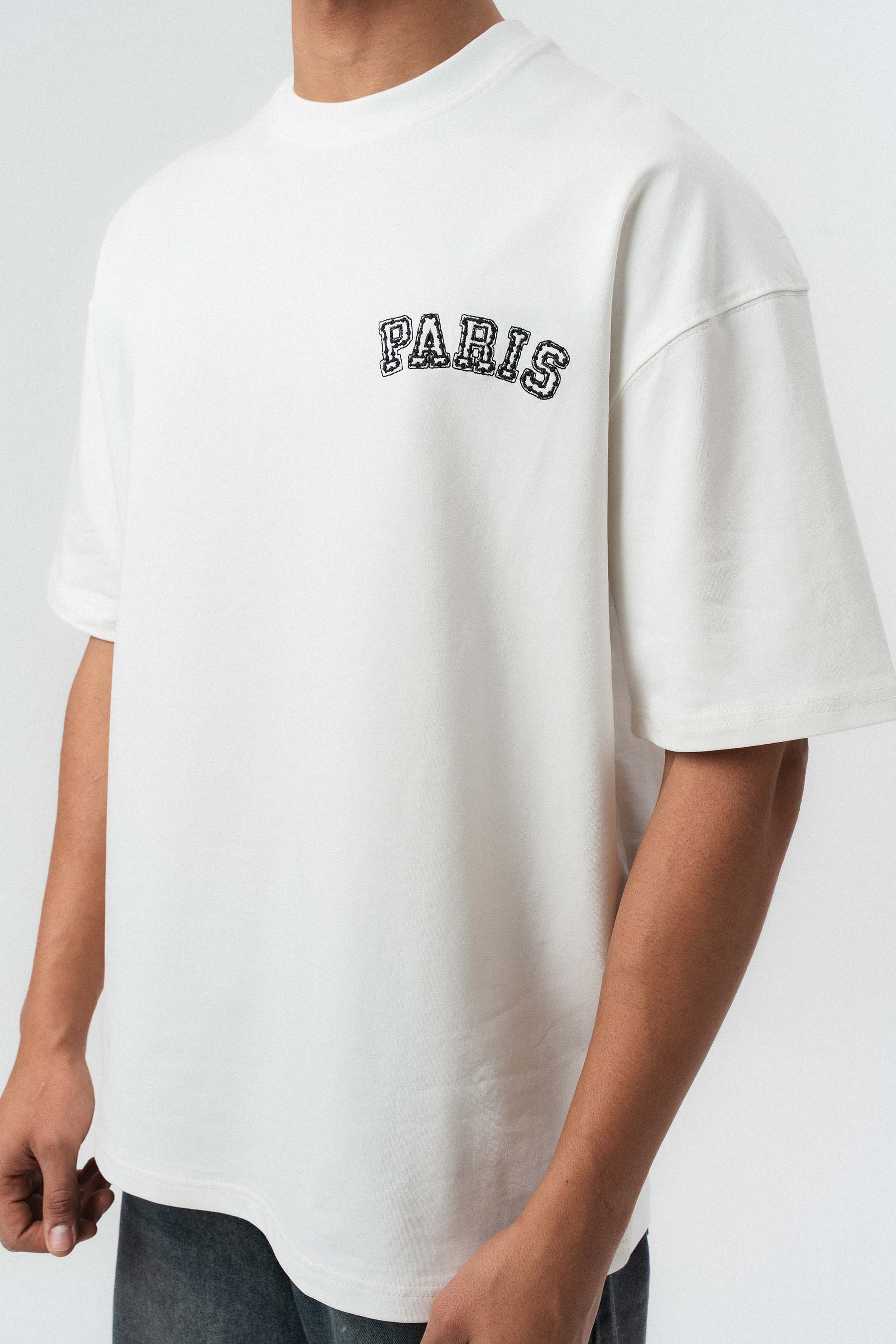 Paris Nakış Detaylı Beyaz Oversize Baskılı T-Shirt
