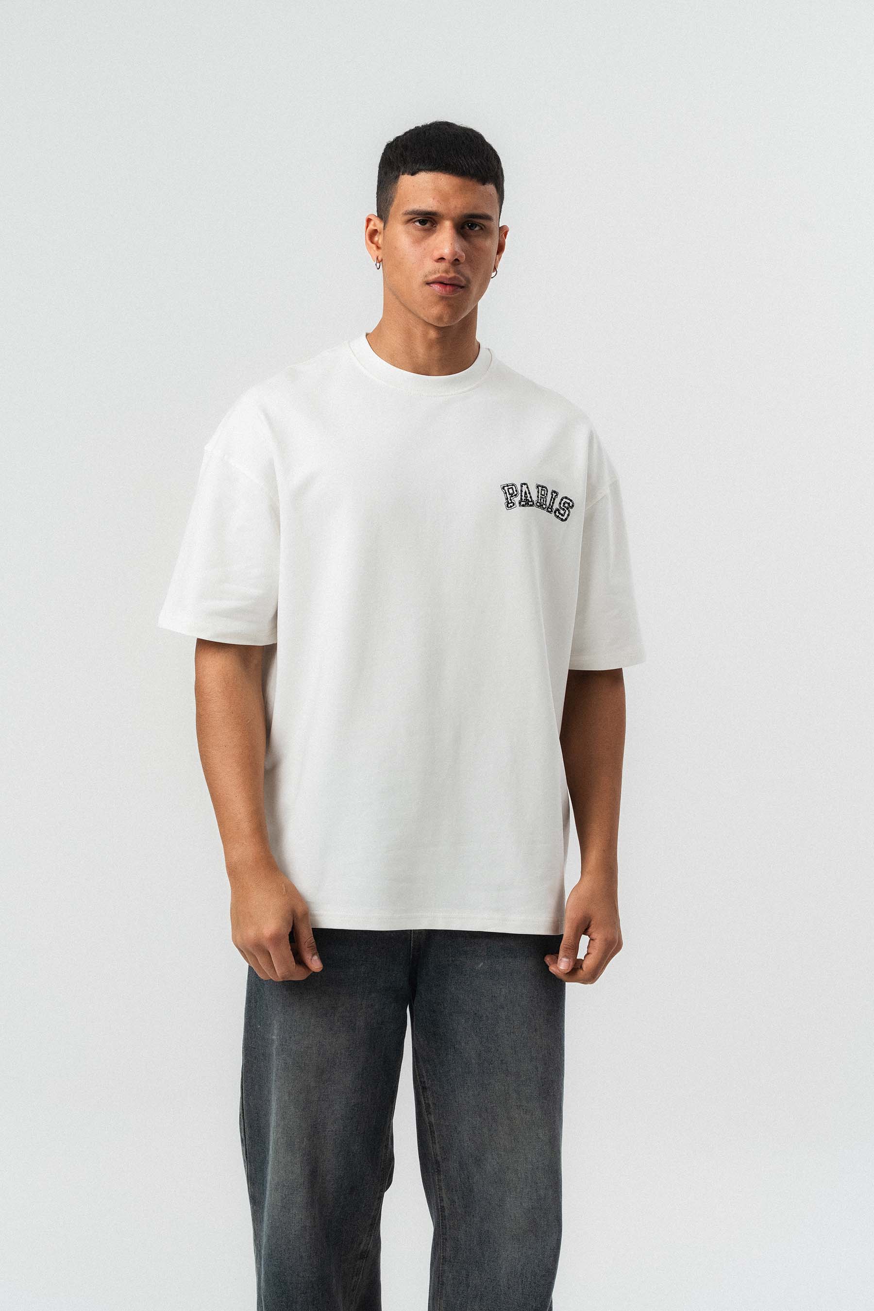 Paris Nakış Detaylı Beyaz Oversize Baskılı T-Shirt