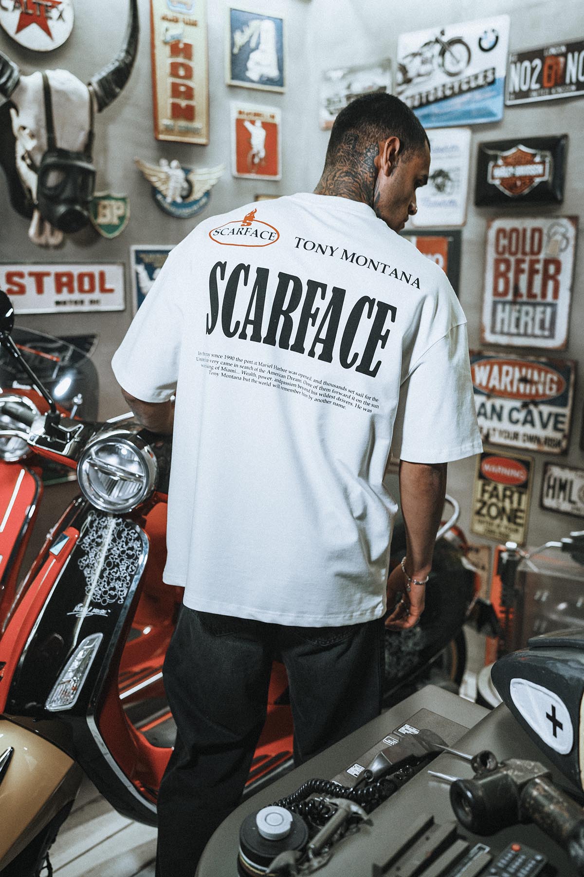 Scarface Ateşli Baskılı Oversize Beyaz T-Shirt