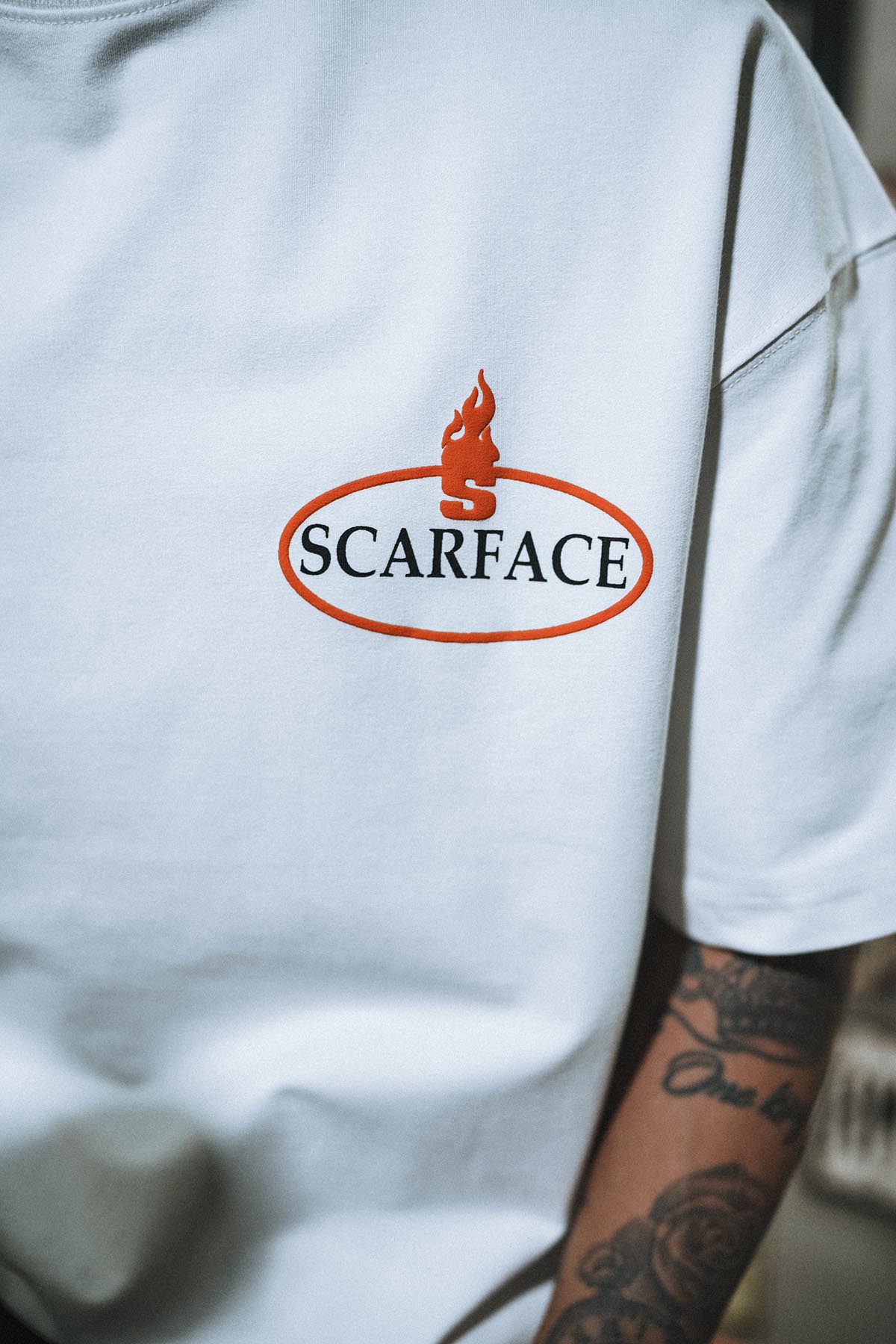 Scarface Ateşli Baskılı Oversize Beyaz T-Shirt