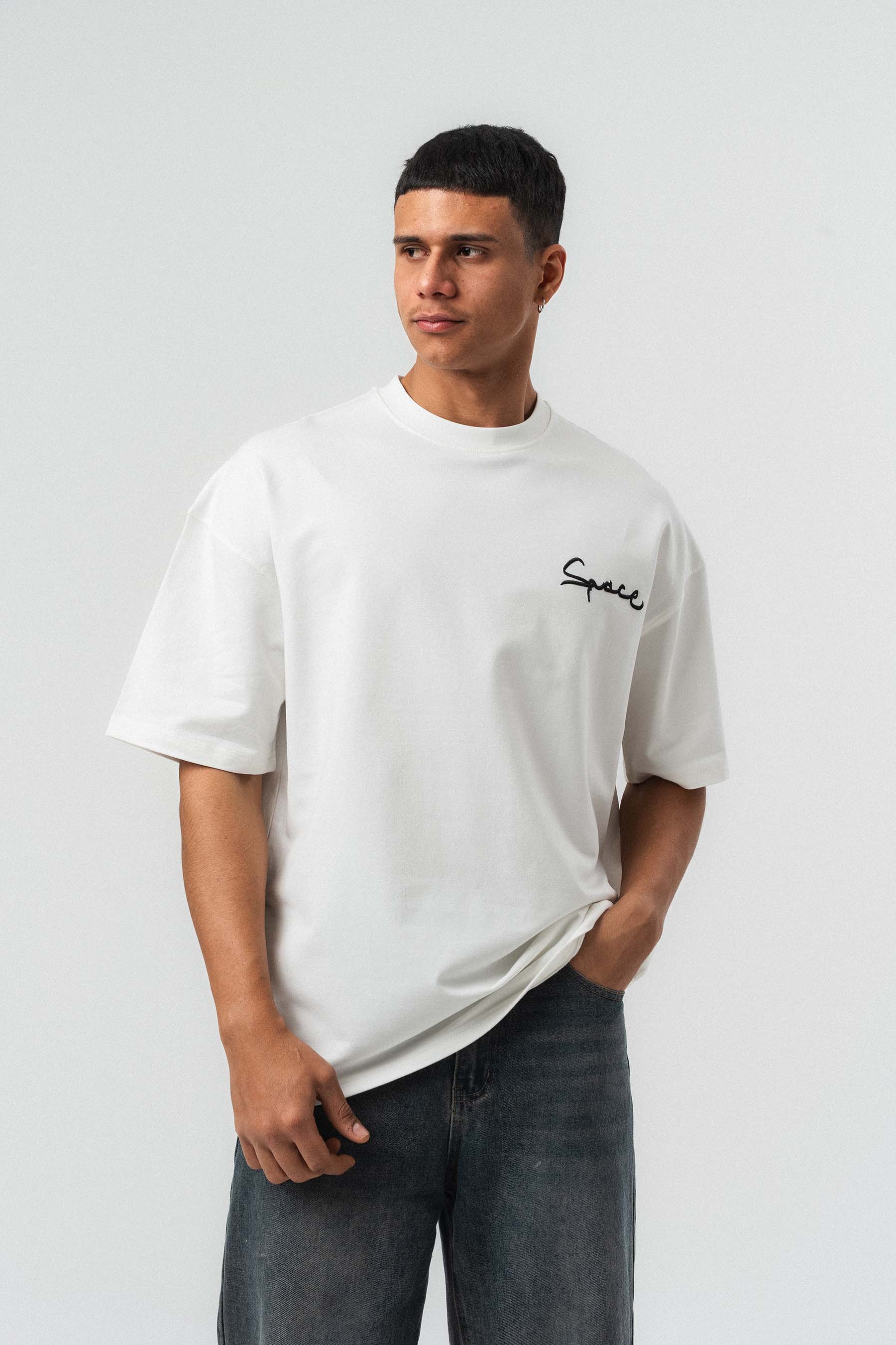 Space Etnik Desen Nakış Detaylı Beyaz Oversize Baskılı T-Shirt