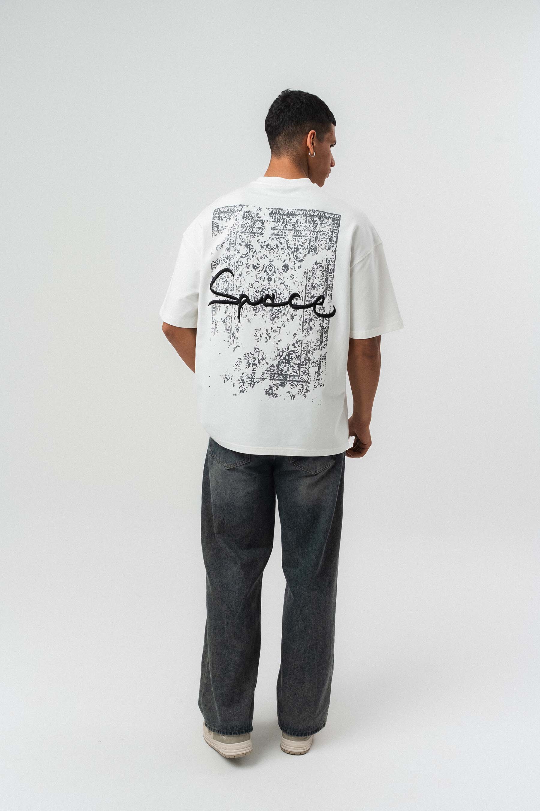 Space Etnik Desen Nakış Detaylı Beyaz Oversize Baskılı T-Shirt