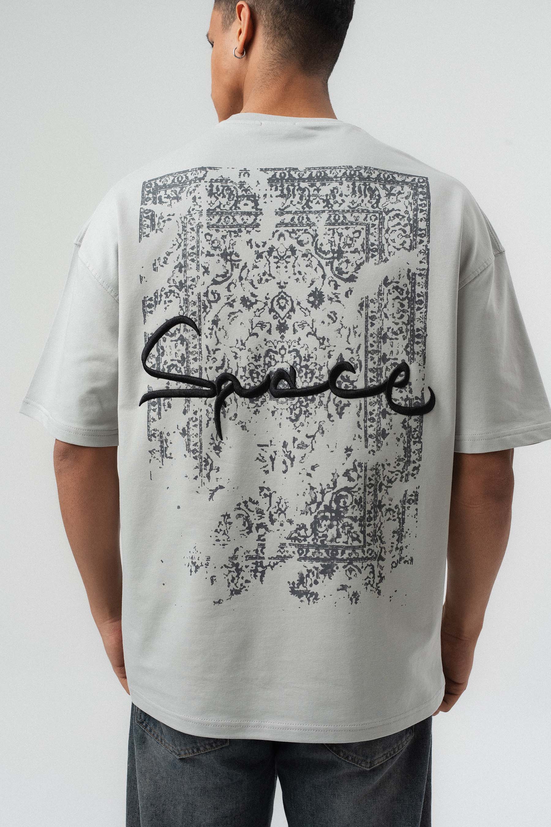 Space Etnik Desen Nakış Detaylı Gri Oversize Baskılı T-Shirt