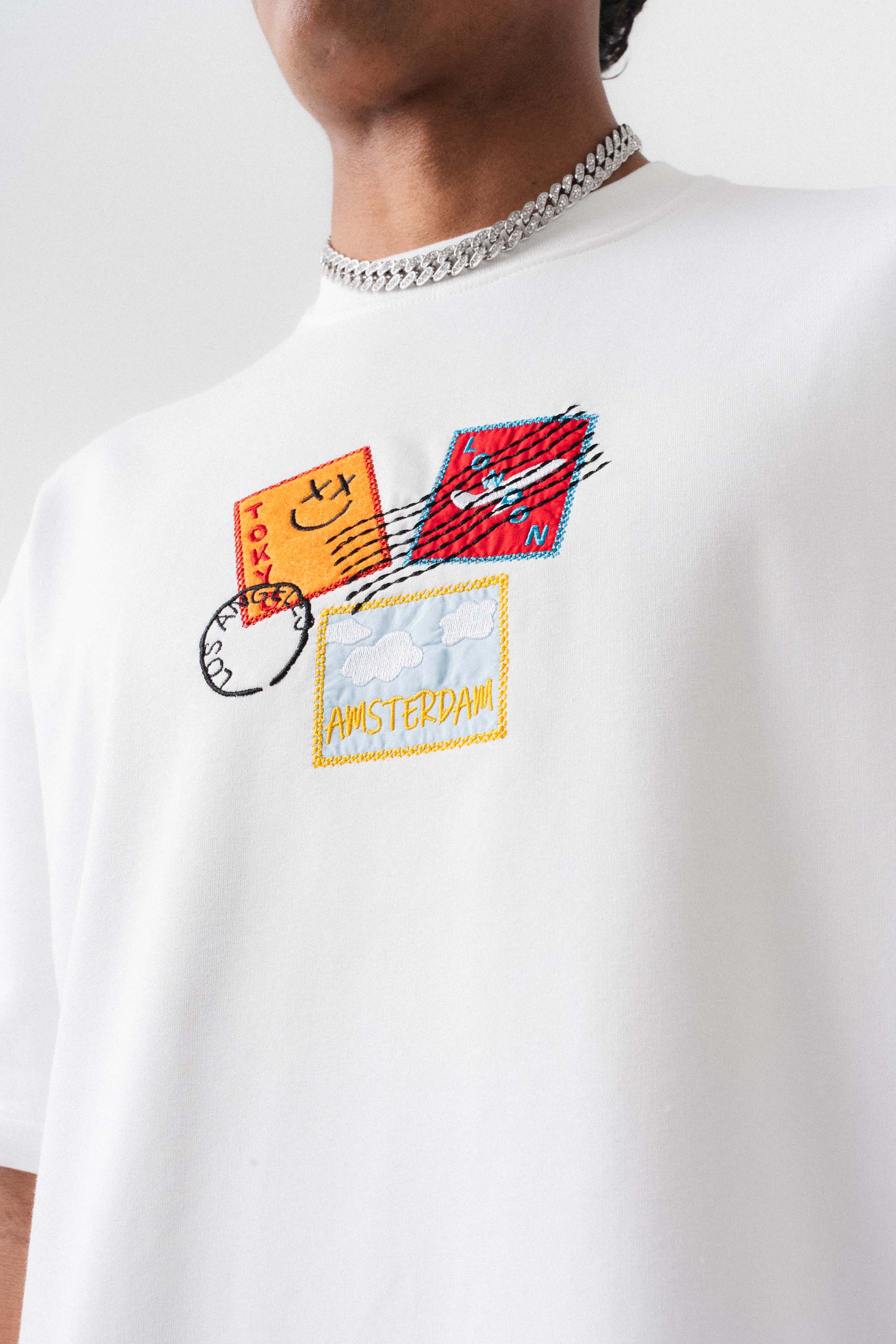 Tokyo Patchli Beyaz Oversize Baskılı T-Shirt