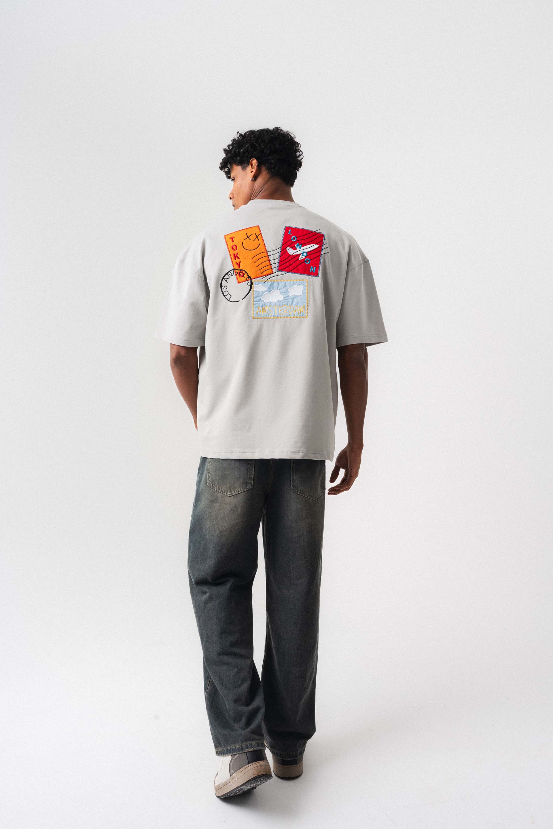 Tokyo Patchli Gri Oversize Baskılı T-Shirt