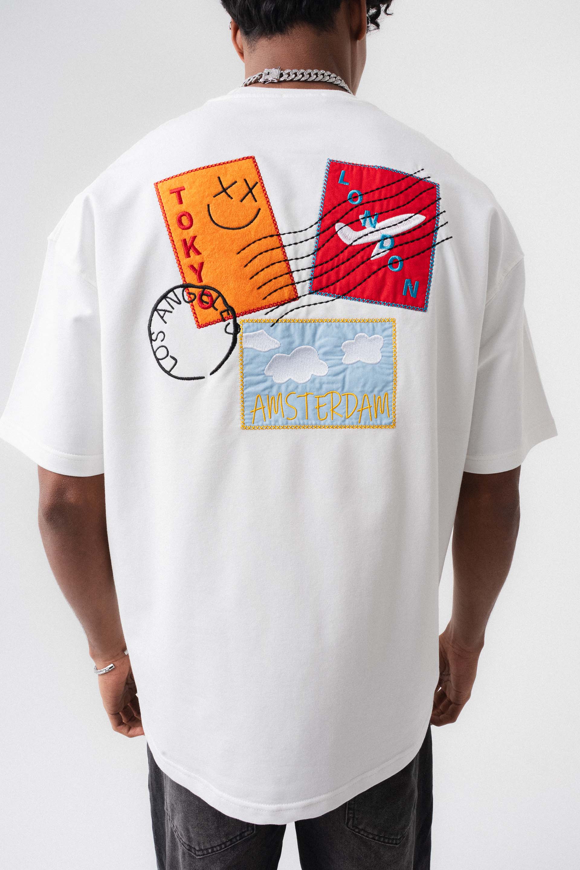 Tokyo Patchli Beyaz Oversize Baskılı T-Shirt